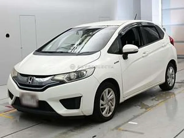 Honda Fit Hybrid 2014, auction grade 3.5