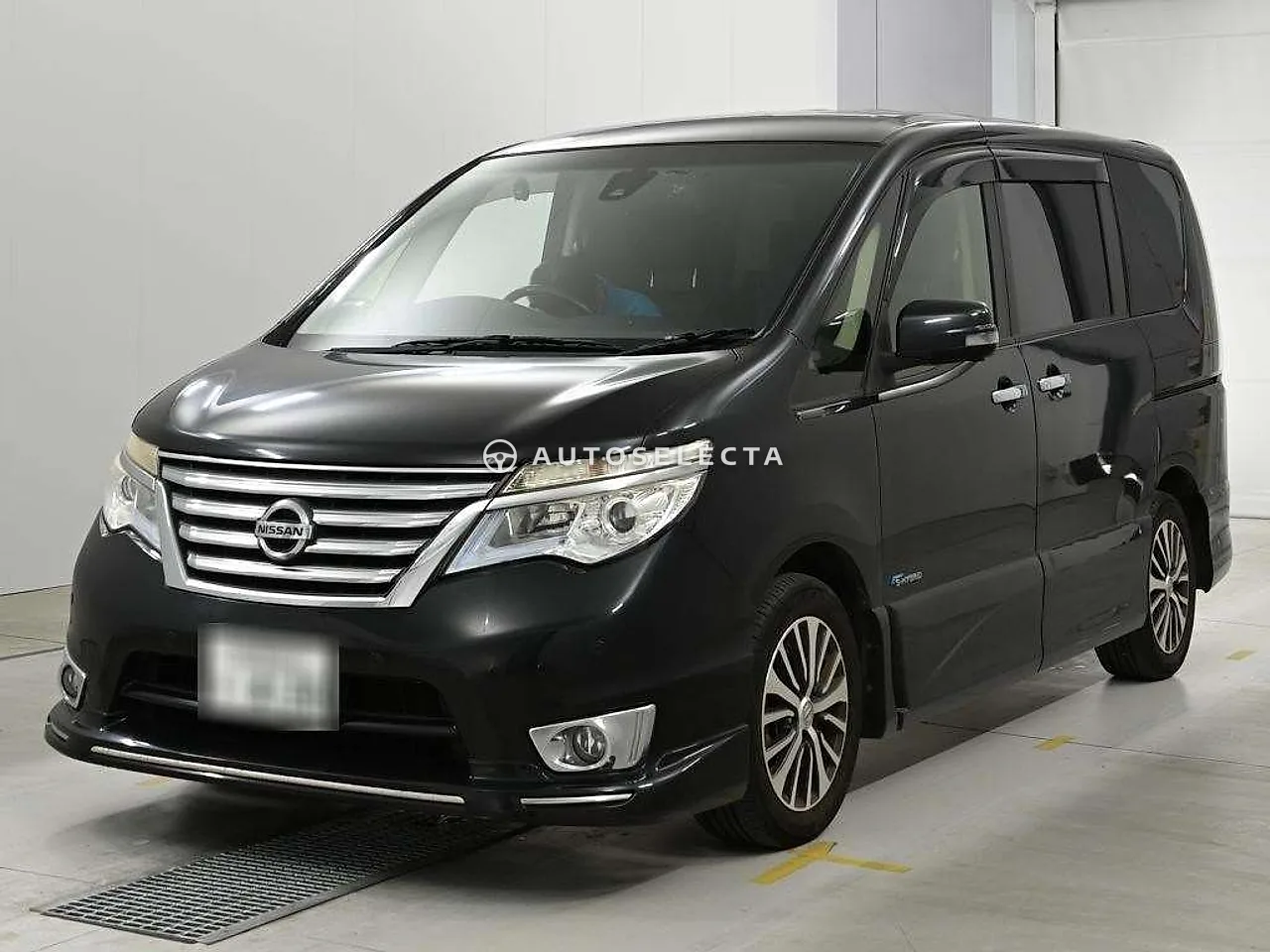 Nissan Serena 2014, photo 1 of 11