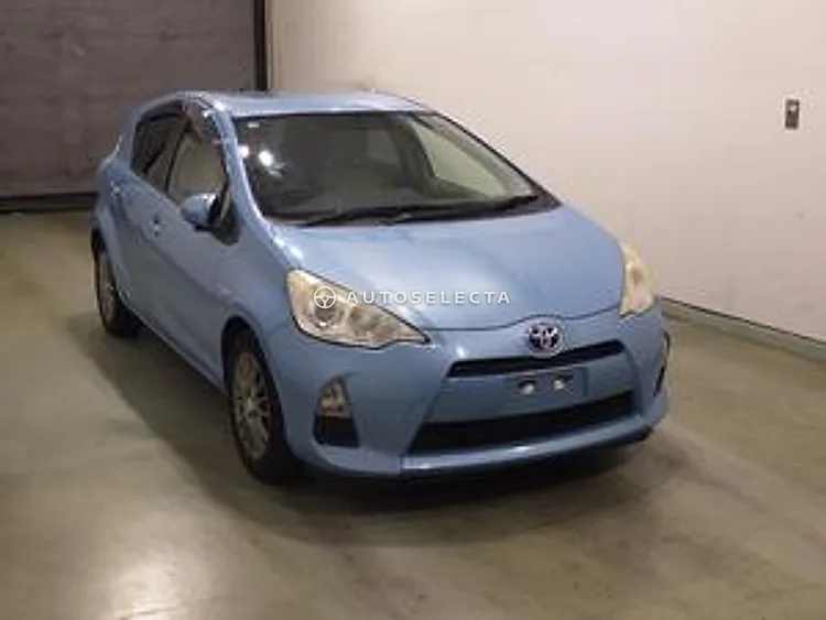 Toyota Aqua 2013, photo 1 of 1