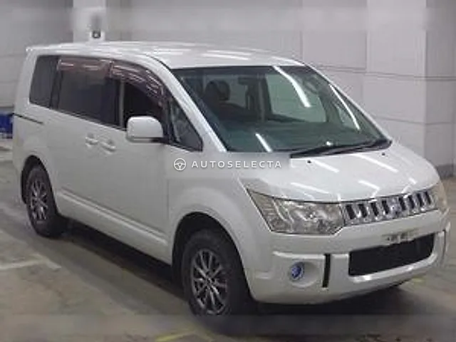 Mitsubishi Delica D:5 2007, auction grade 2