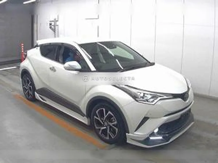 Toyota C-HR 2017, photo 1 of 1