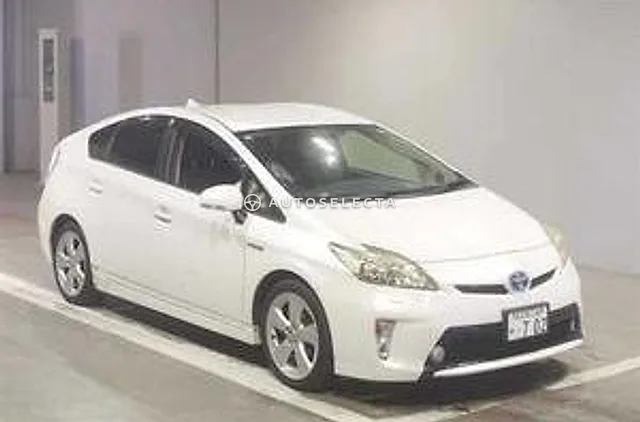 Toyota Prius 2012, auction grade 3.5