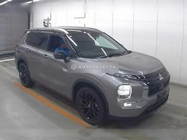 Mitsubishi Outlander PHEV 2023, auction grade 4.5