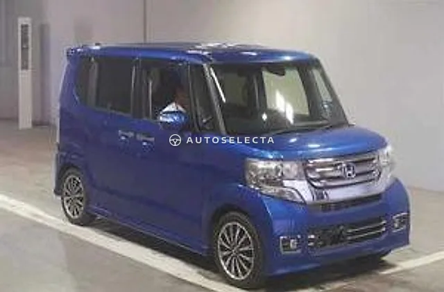 Honda N-BOX Custom 2017, auction grade 4