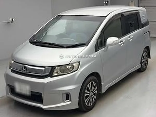 Honda Freed Spike 2014, auction grade R