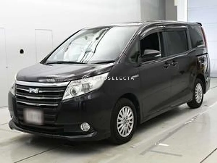 Toyota Noah 2015, photo 1 of 1