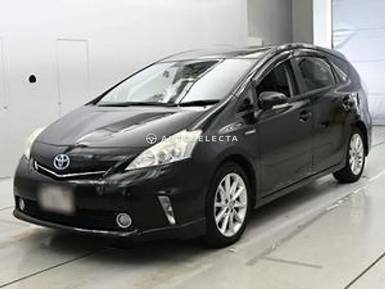 Toyota Prius Alpha 2014, photo 1 of 1