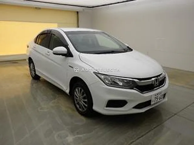 Honda Grace 2017, auction grade 4
