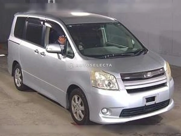 Toyota Noah 2008, photo 1 of 1