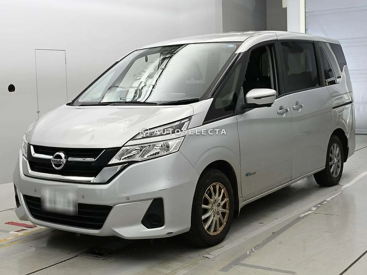 Nissan Serena 2017, photo 1 of 11