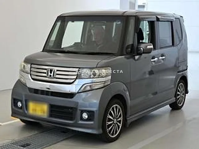 Honda N-BOX Custom 2013, auction grade 3