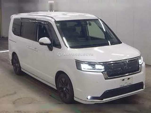 Honda Stepwgn Spada 2023, auction grade 3.5