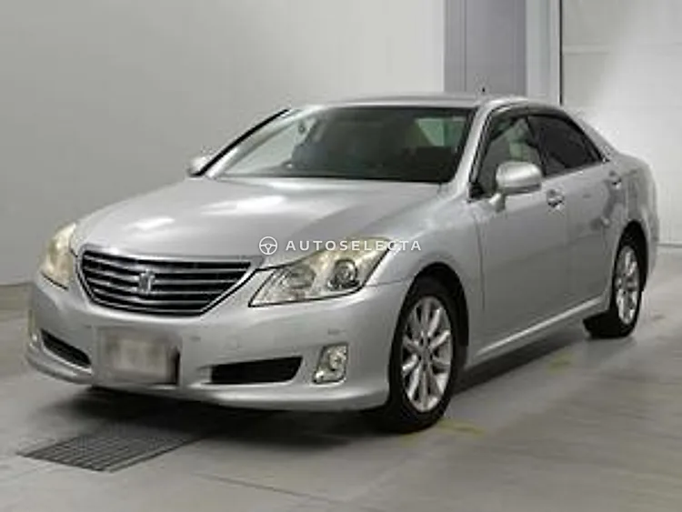 Toyota Crown 2010, photo 1 of 11