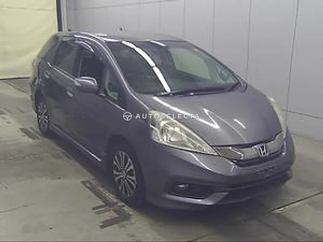Honda Fit Shuttle 2014, auction grade 3.5