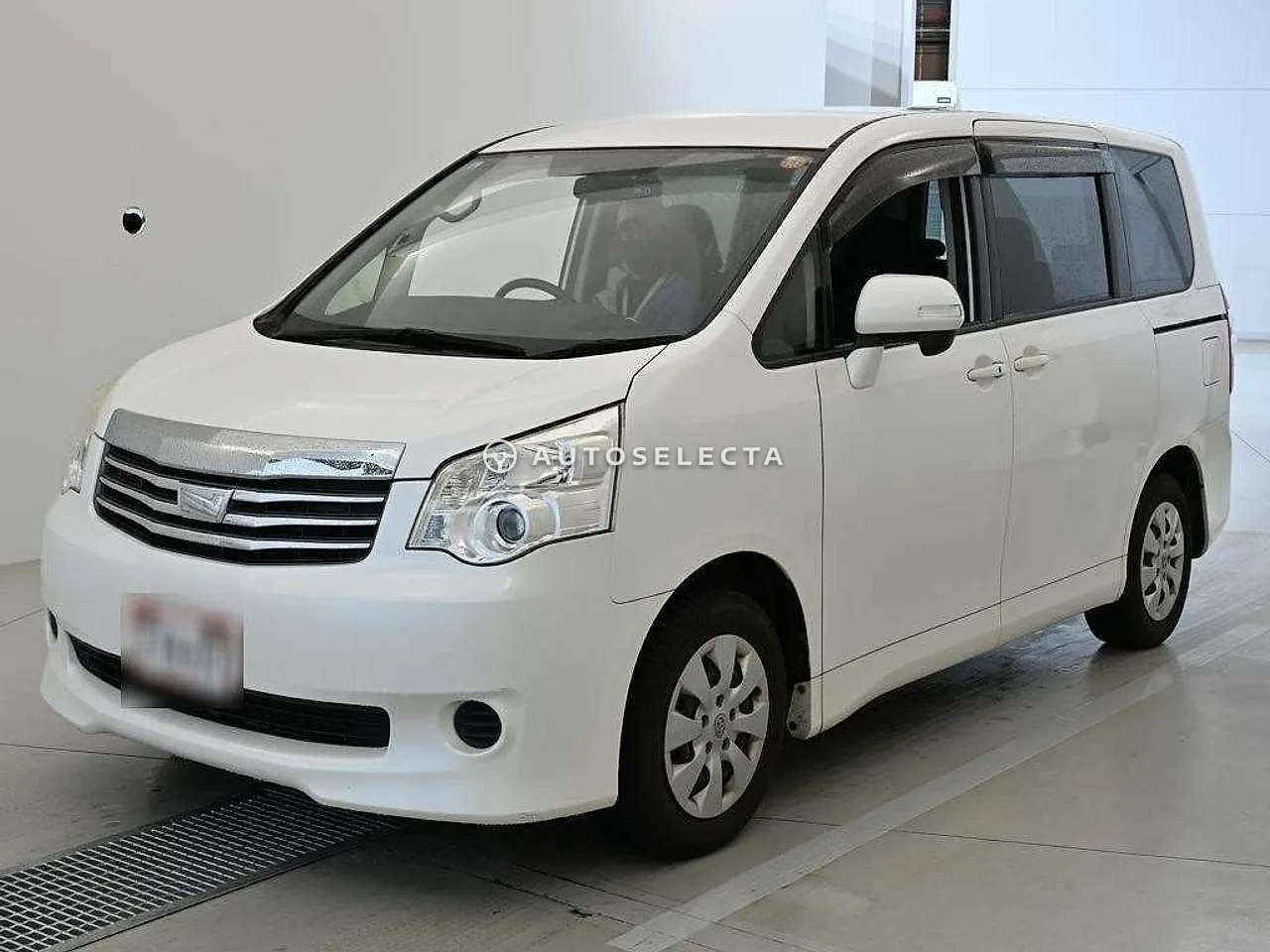 Toyota Noah 2013, photo 1 of 1