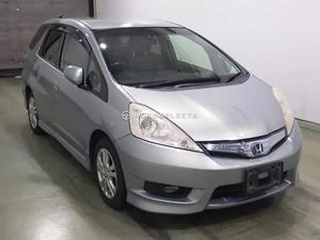 Honda Fit Shuttle 2012, auction grade 3