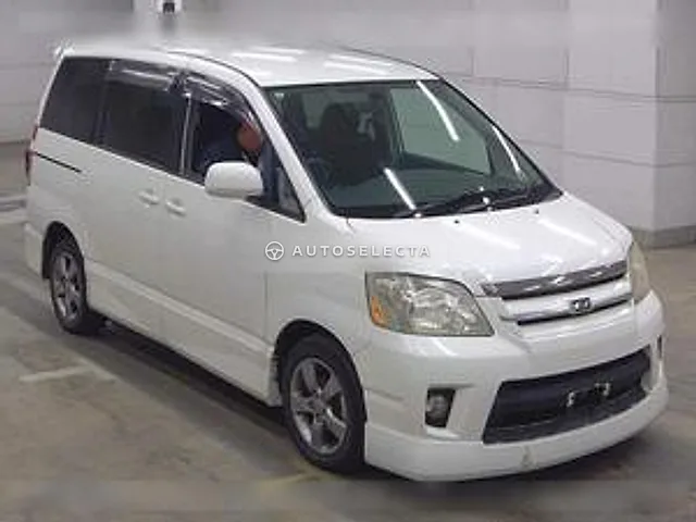 Toyota Noah 2005, auction grade RA2