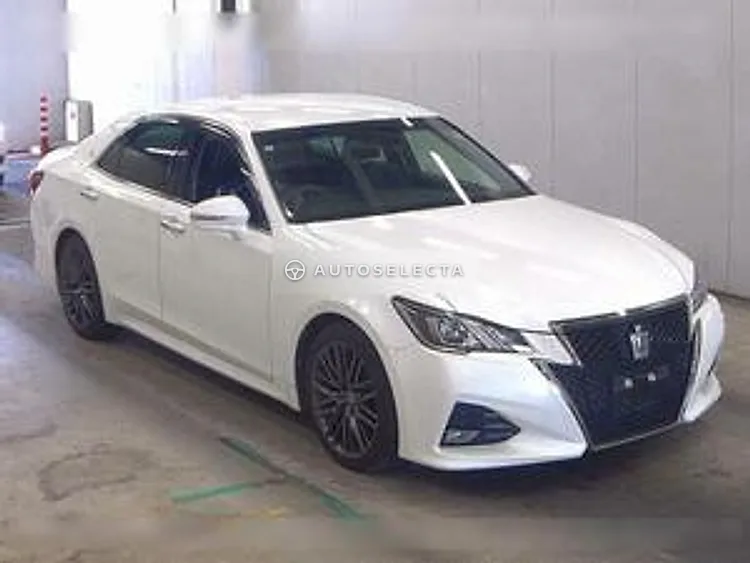 Toyota Crown 2016, photo 1 of 1