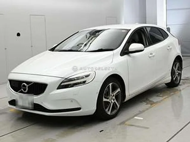 Volvo V40 2016, auction grade 4
