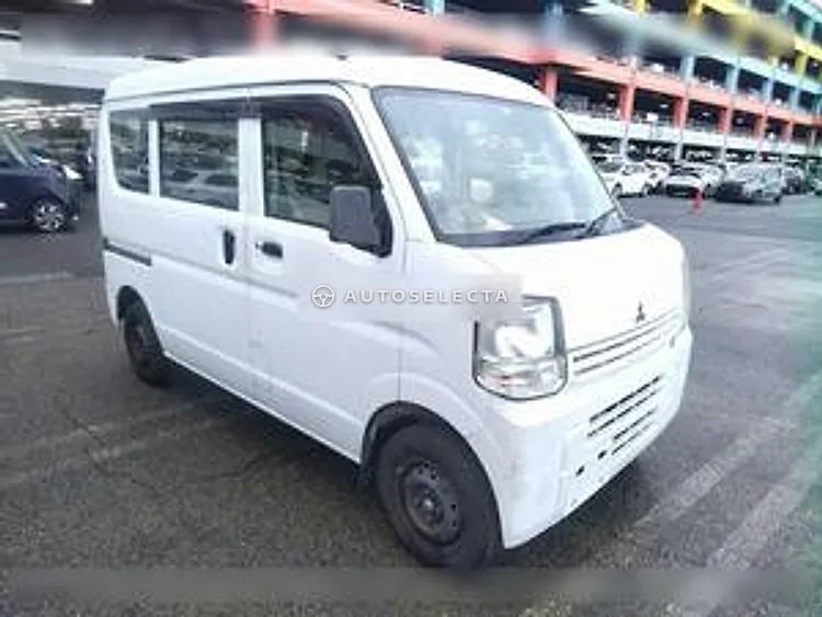 Mitsubishi Minicab Van 2015, photo 1 of 1