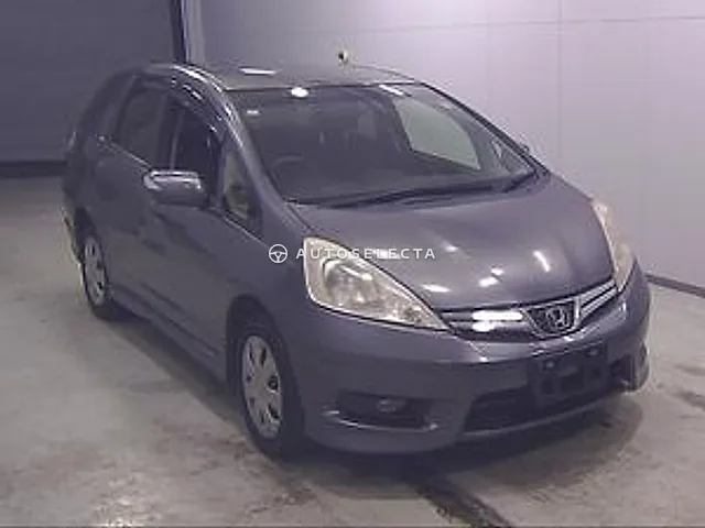 Honda Fit Shuttle 2013, auction grade 3.5