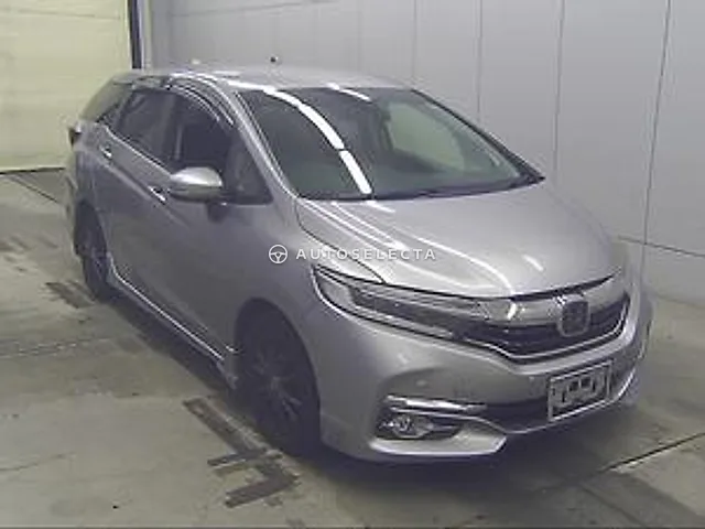 Honda Shuttle 2017, auction grade 3.5