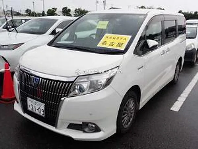 Toyota Esquire 2016, auction grade 3.5