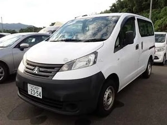 Mitsubishi Delica Van 2017, auction grade 4