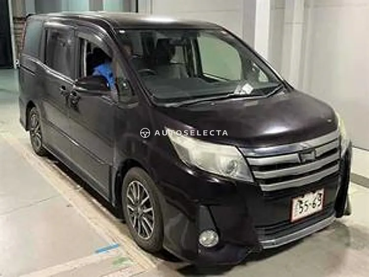 Toyota Noah 2014, photo 1 of 1