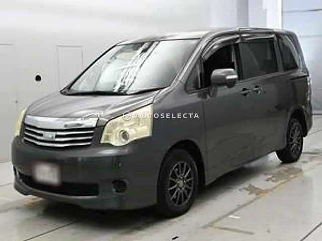 Toyota Noah 2011, auction grade R