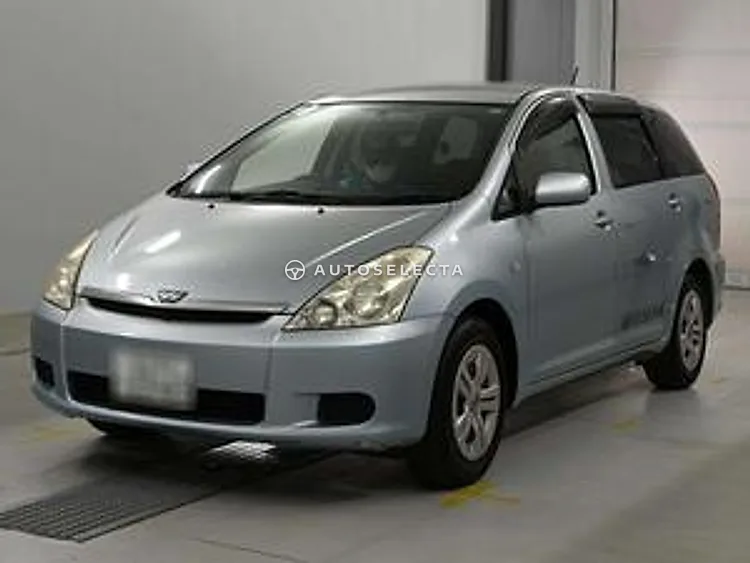 Toyota Prius Alpha 2014, photo 1 of 1