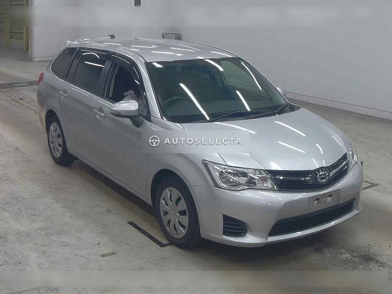 Toyota Corolla Fielder 2012, photo 1 of 1