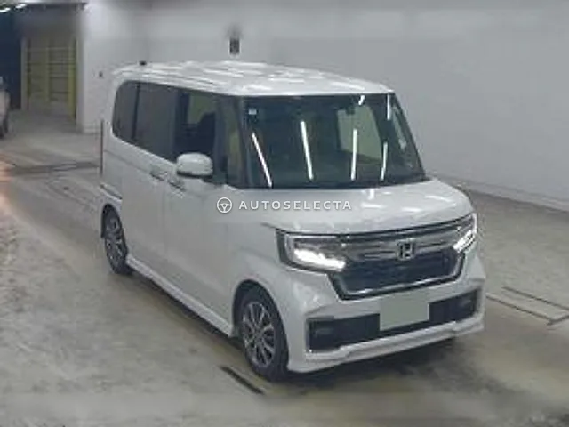 Honda N-BOX Custom 2021, auction grade R