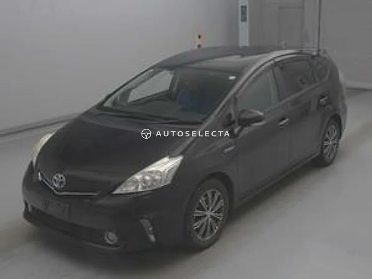 Toyota Prius Alpha 2013, photo 1 of 1