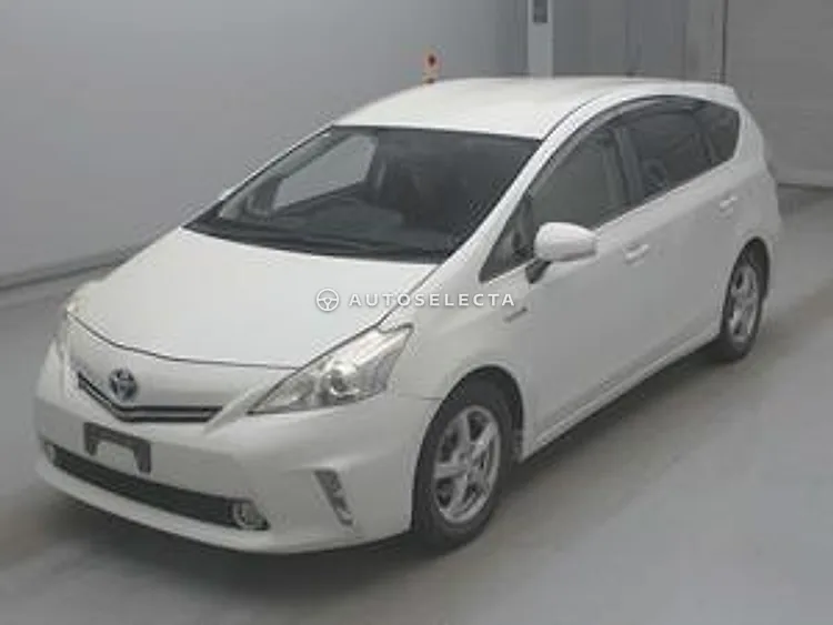 Toyota Prius Alpha 2013, photo 1 of 1