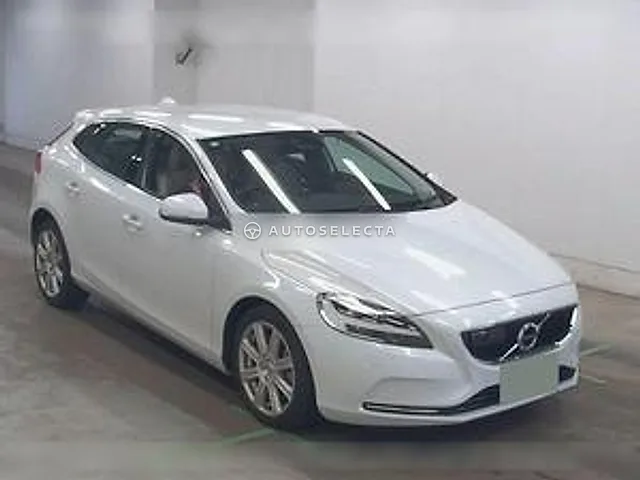 Volvo V40 2018, auction grade 4