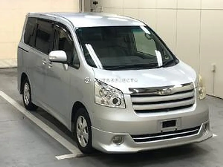 Toyota Noah 2007, photo 1 of 1