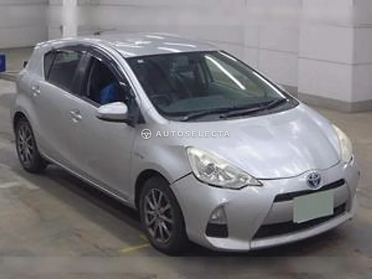 Toyota Aqua 2012, photo 1 of 1
