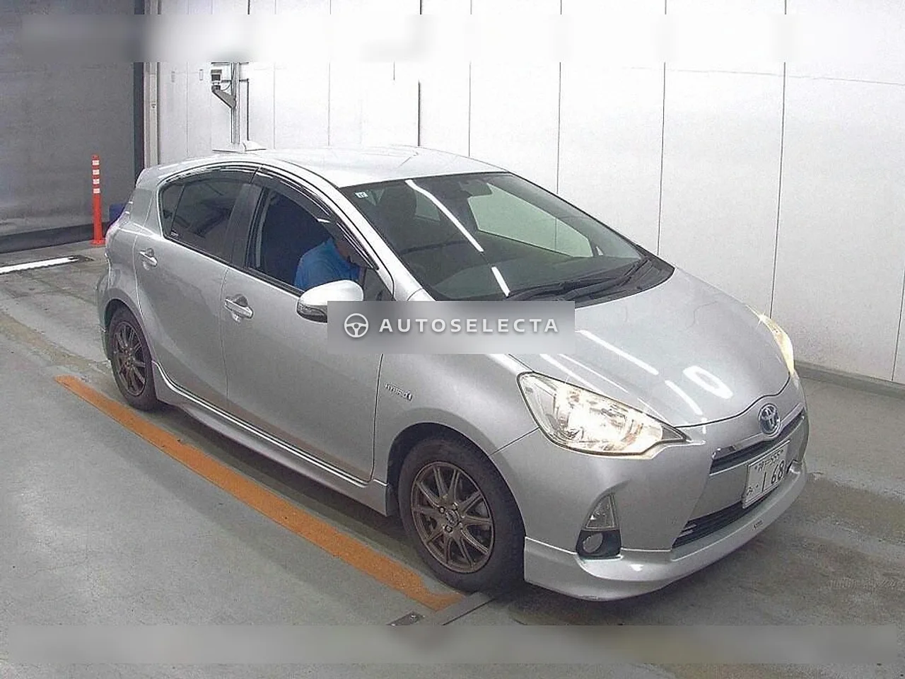 Toyota Aqua 2013, photo 1 of 1