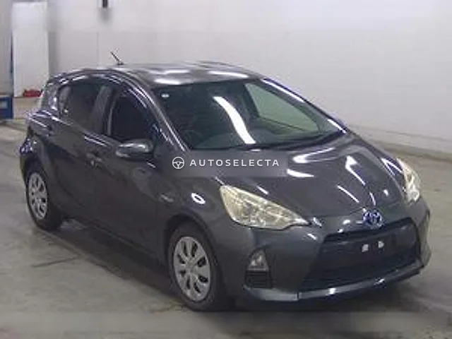 Toyota Aqua 2013, auction grade 3.5