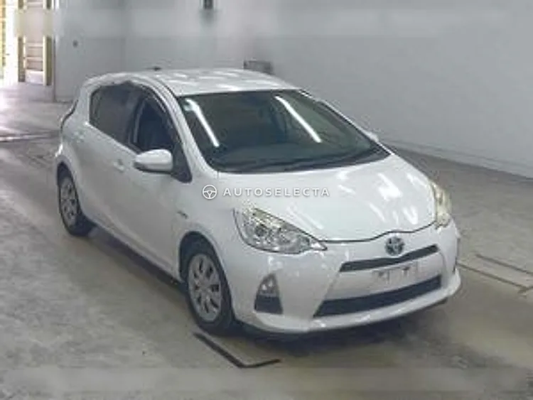 Toyota Aqua 2013, photo 1 of 1