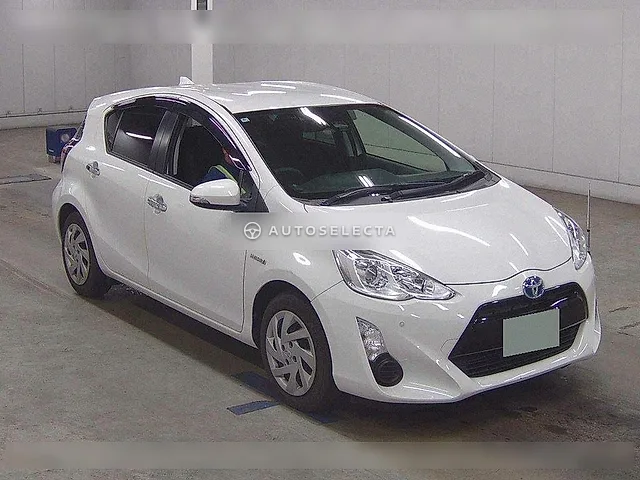 Toyota Aqua 2016, auction grade 4