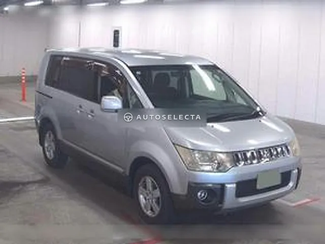 Mitsubishi Delica D:5 2013, auction grade 4