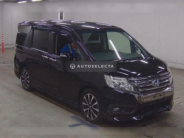 Honda Stepwgn Spada 2013, auction grade R