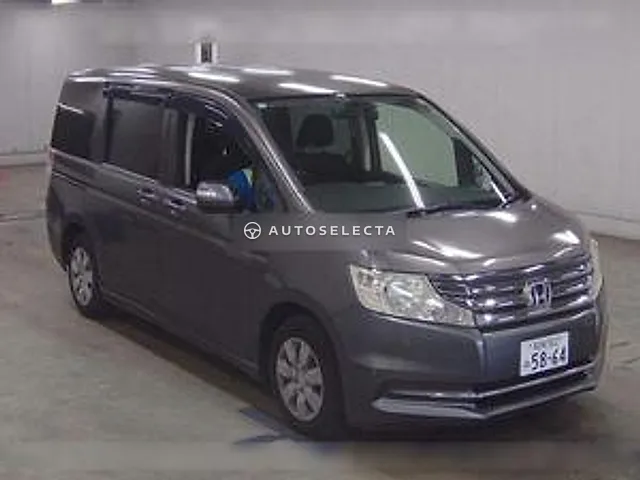 Honda Stepwgn 2013, auction grade 3