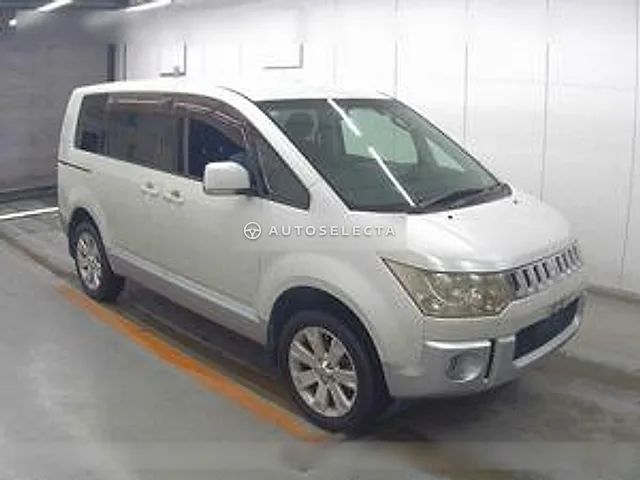 Mitsubishi Delica D:5 2007, auction grade 3.5