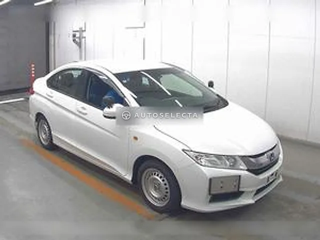 Honda Grace 2017, auction grade 4