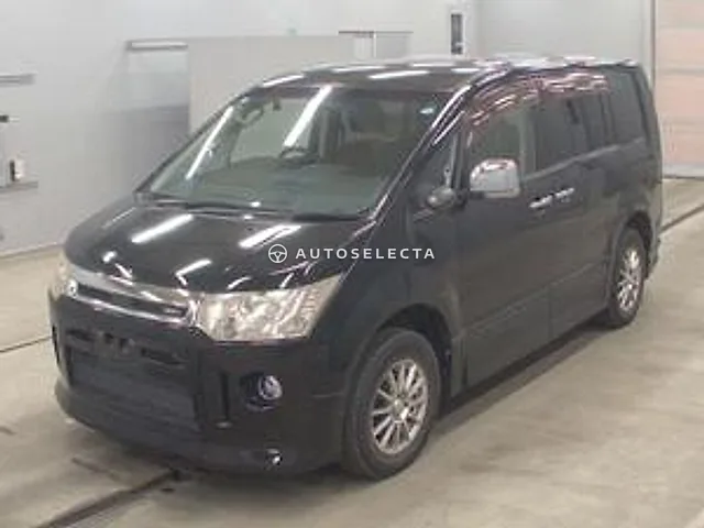 Mitsubishi Delica D:5 2012, auction grade 3