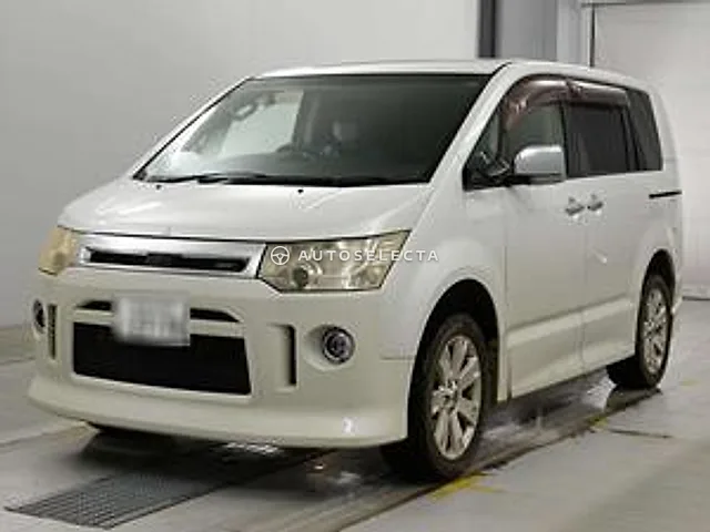 Mitsubishi Delica D:5 2012, auction grade 3.5