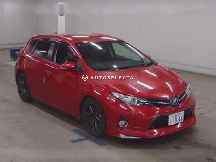 Toyota Auris 2013, photo 1 of 1